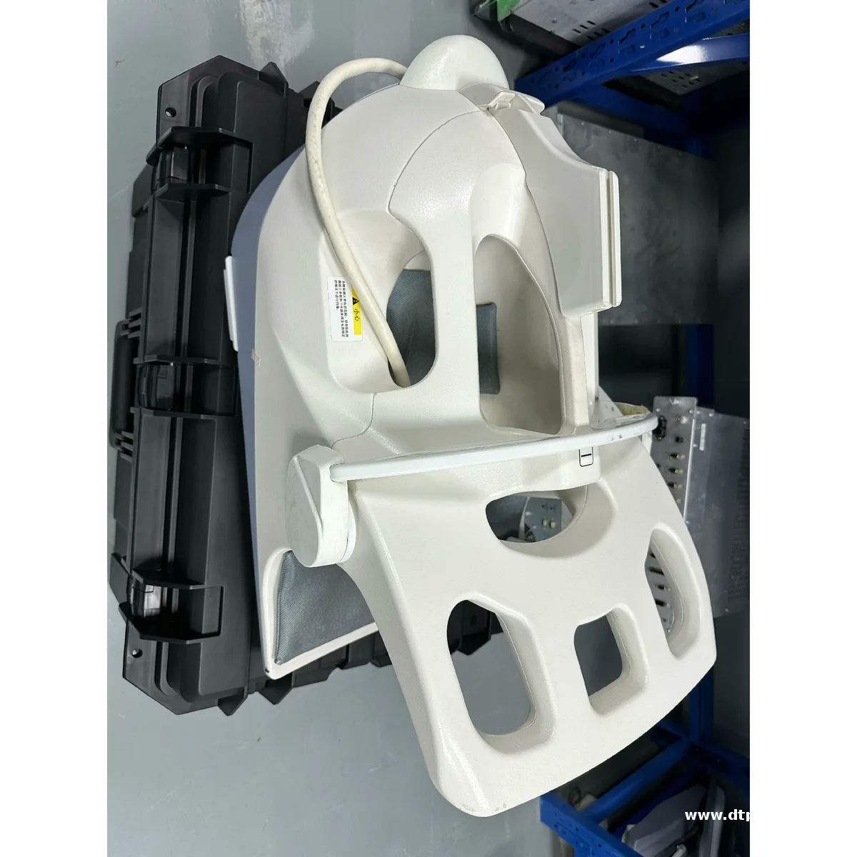 5147135-2 - GE - MRI - 8 Channel Neurovascular Coil