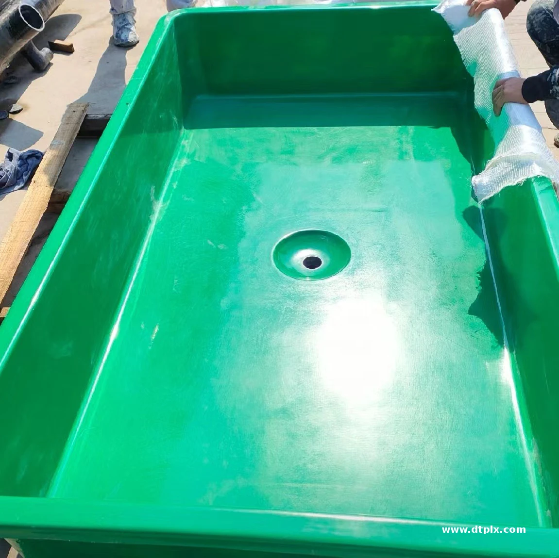 Aquaculture Commercial Aquarium Round Fiberglass FRP Biofloc Fish Farming Tank