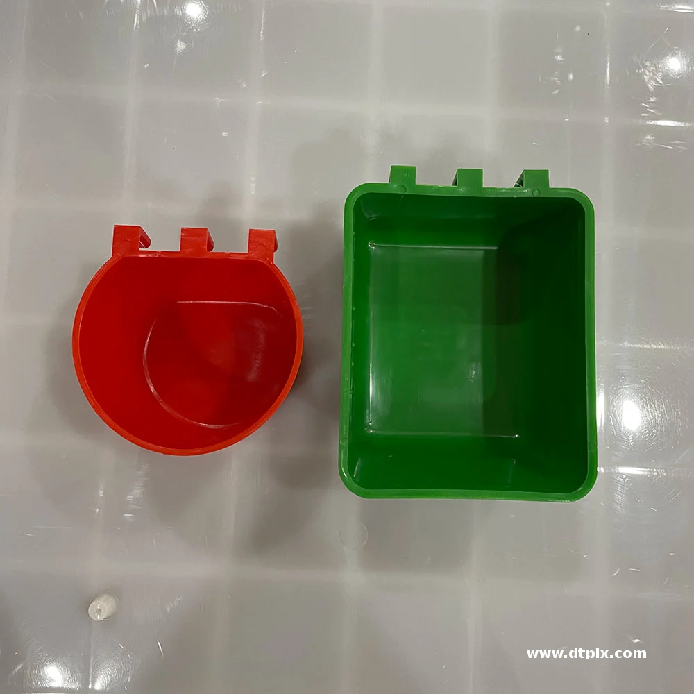 Hanging Feeder Cage Cups Water Drinker for Pigeon