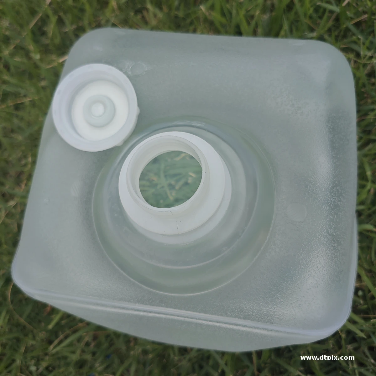 Cheap Price 10L  Plastic Cubitainer Bucket Good Seal No Leak Foldable Jerry Can with Holes Tap Without Handle in Box