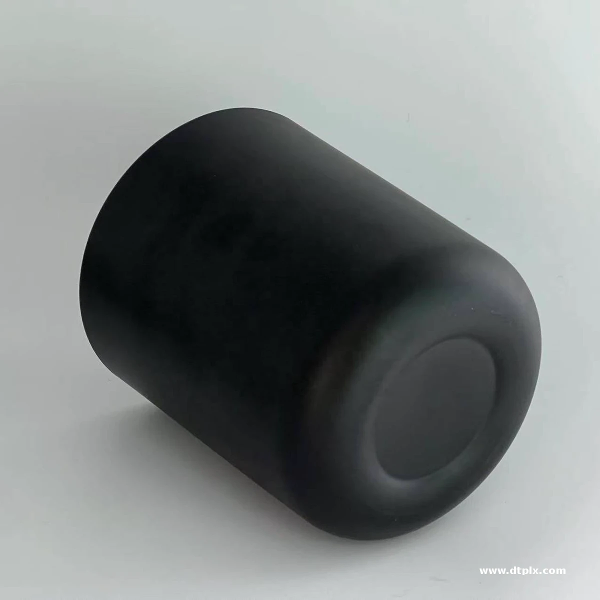 HONGYU Wholesale 16oz Round Bottom Black Matte Glass Candle Vessel with Black Lid