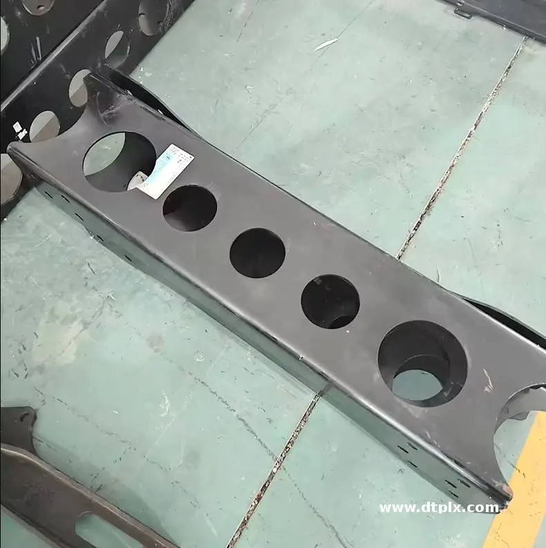 Truck-Specific Secondary Frame Crossbeam DZ98189511723 Truck-Specific Secondary Frame Crossbeam DZ98189511723