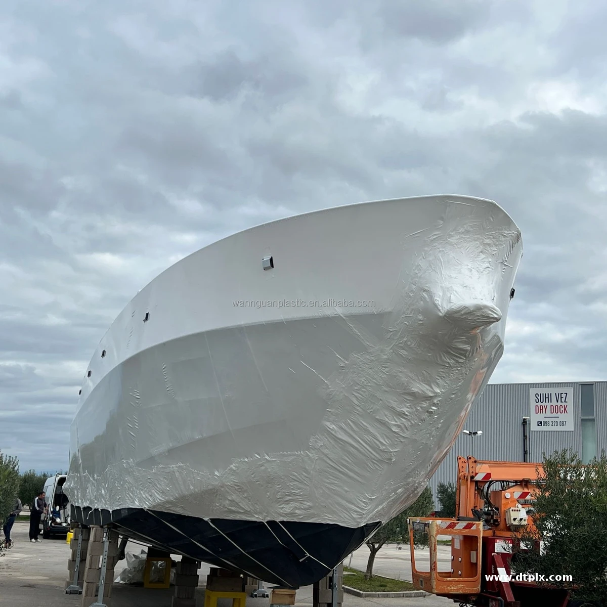 White Custom Size PE Heat Shrink Film Rolls Soft VCI Shrink Wrap Film for Marine Construction Equipment Blow Molding Processed